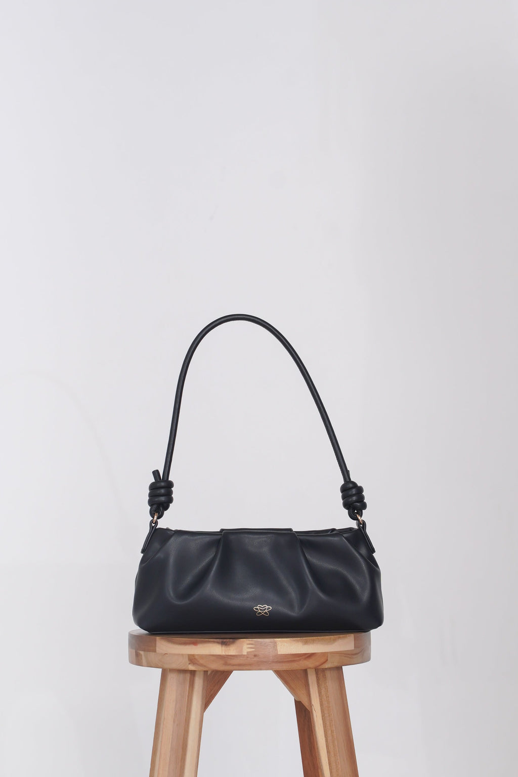 Miss Liorae 0.1 - Black